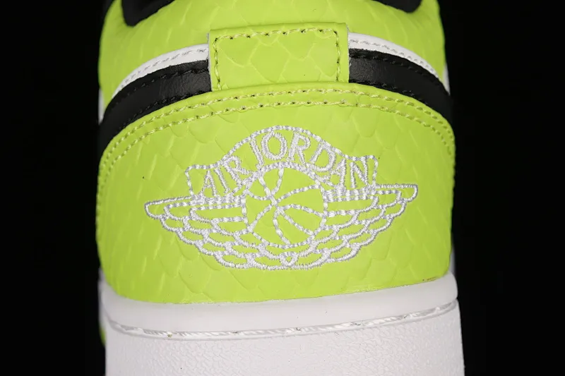 All categories Air Jordan Jordan series basketball shoes Air Jordan 1 Low Z version Air Jordan 1 Low AJ1 Joe 1 Green Snake Low-top cultural basketball shoes DX4446-301